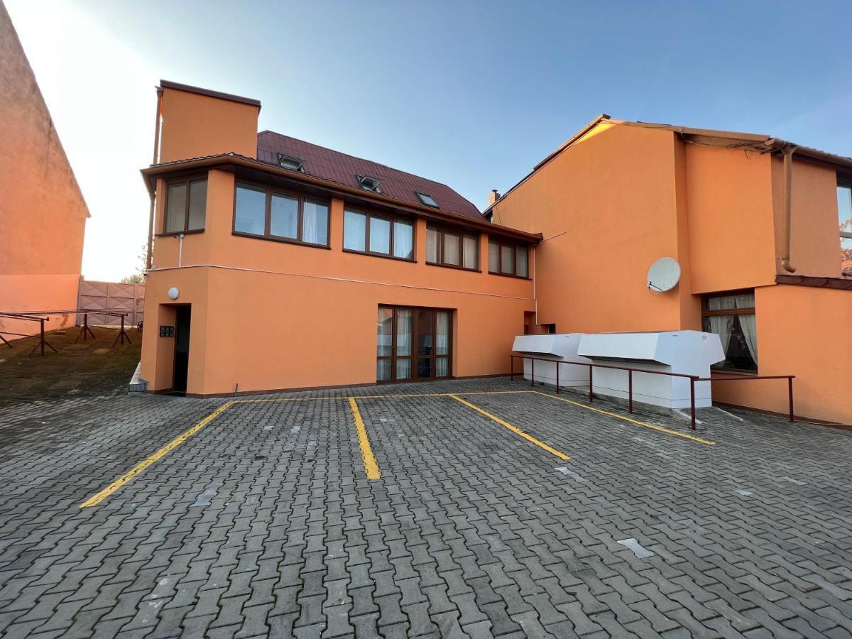 פראג 3 Apartments In 1 Location מראה חיצוני תמונה